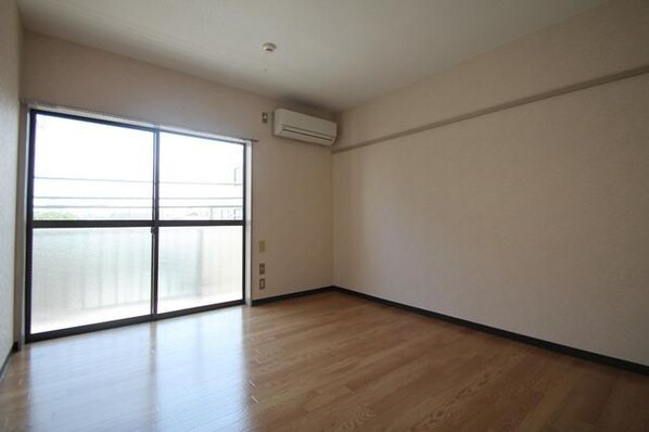 ハイネス宮腰の物件内観写真